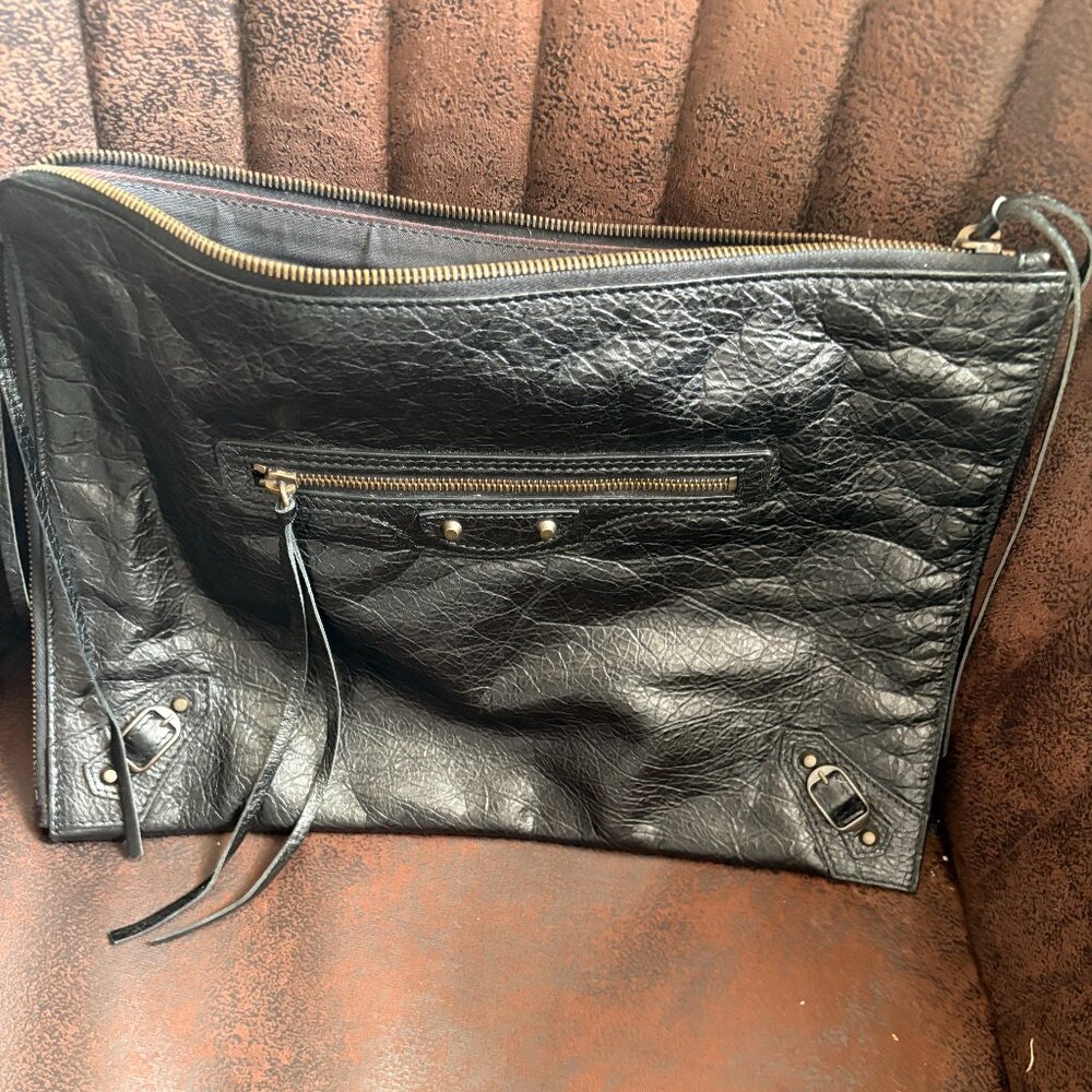 BALENCIAGA CLUTCH